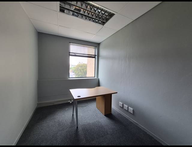 860M² OFFICE TO LET IN SUNNINGHILL